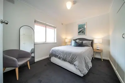 Image de Clouds on Francis—Cosy Comfort off Melbourne St