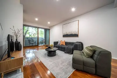 Image de Juniper on Rundle - A Leafy City-fringe Escape