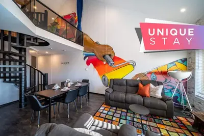 Image de ★Splash! ★Graffiti Apartment ✔3br✔Parking✔Nespresso