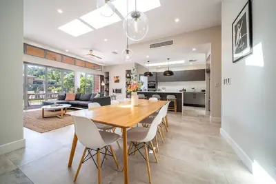 Image de Vogue on Victoria—Well-connected City Fringe Stay