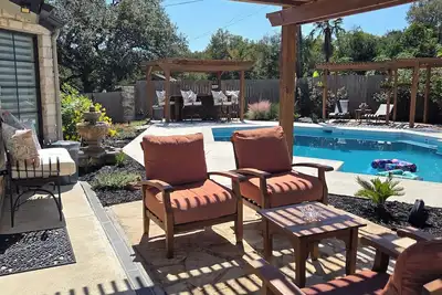 Image de Luxury 2-Story Home with Pool, Hot Tub & Private Master Suite Near Belton Lake