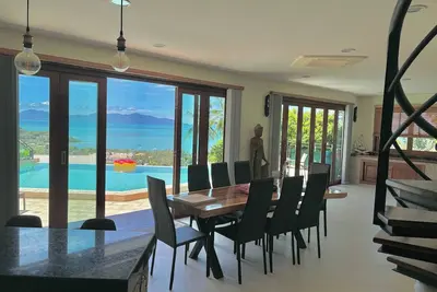 Image de Vue panoramique sur la mer, côte nord, marché nocturne de Bophut