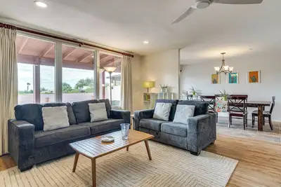 Image de Mtn-View Townhome w/ Pools: 5 Mi to Sabino Canyon!