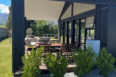 Image de Mountain views - Lakeside Living