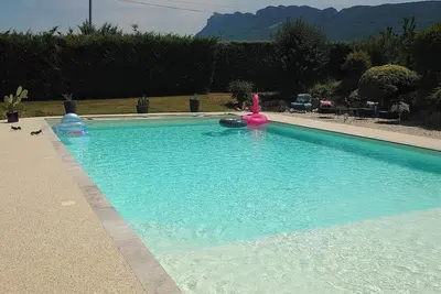 Image de Gîte Cyprès de la Drôme – charme et sérénité au cœur de la Drôme