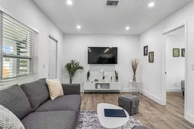 Image de Charming North Miami Home with Private Yard