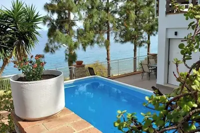 Image de Villa's apartment on the beach, swimming pool A/C