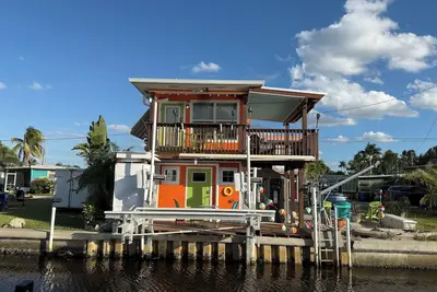 Image de Orange You Glad Cottage - A Fisherman’s  Paradise in sunny Matlacha