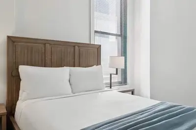 Image de Union Station Comfort | Kitchen & Gym Access | Close to Business District