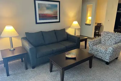 Image de Marvelous Mason location - fully furnished 2 bed 2 bath w/elevators