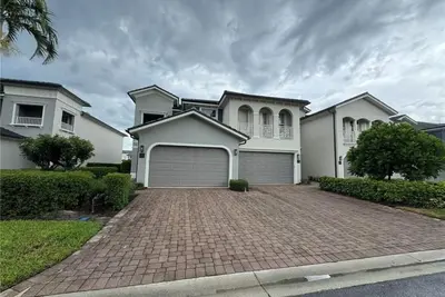 Image de 3-bedroom condo in fabulous Estero. Clubhouse with fitness room, pool, and jacuzzi