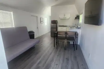 Image de One bedroom inlaw house by Bush Gardens - Usf