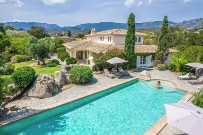 Image de Magnifique villa de luxe avec piscine