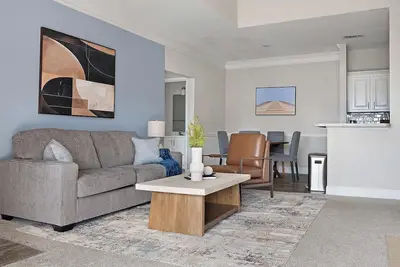 Image de Landing | Beautiful 2bd, Yoga Studio, Tennis Court