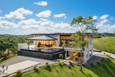 Image de Casa Ama -Spacious 4-bedroom house in delightful Quepos with Ac and private pool