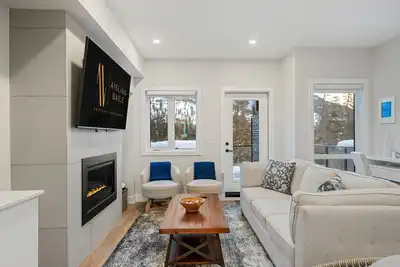 Image de Slope Haus | Pvt Hot Tub | Resort Access | Pets