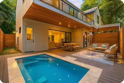 Image de 6br 5ba Luxury Downtown Oasis | 2 Pools + Hot Tub