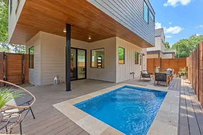 Image de Designer Living in Holly Street | 3br with Yard