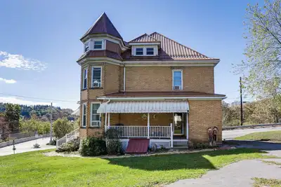 Image de Groups Welcome! Historic Queen Anne Gem in Garrett