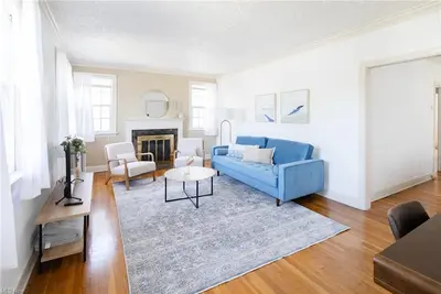 Image de Charming Shaker Heights 2br, 1ba apartment vintage style and modern comforts.