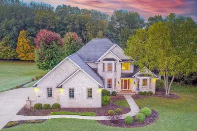 Image de Fairway Falls Retreat | Theater, Arcade & Hot Tub