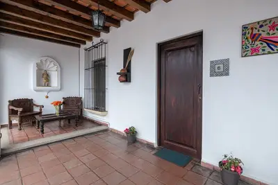 Image de 7 private spaces in one complex.