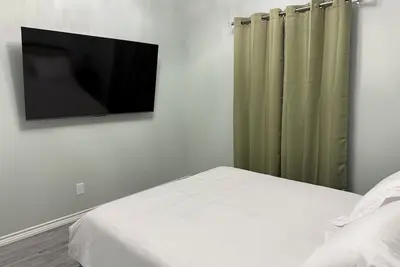 Image de Blue 201 Luxury apt 2 mins from Sfa, city center of Nac, close to Medical center