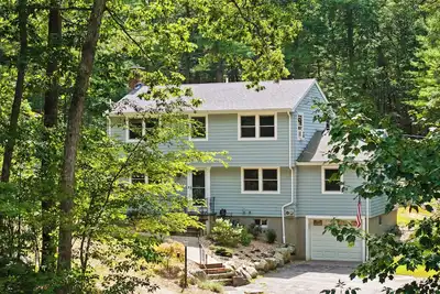 Image de World Cup Woods Retreat - Ac, Fast WiFi, Privacy - 4 miles from Boston Stadium