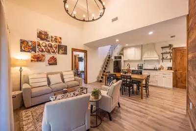 Image de Stay Above a Chocolate Factory - Cocoa