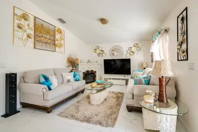 Image de Beautiful Paradise in Ocala, Pet-Friendly Home w Gazebo