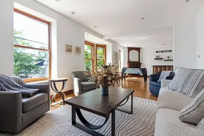 Image de New Listing! Downtown 4br Loft w/ Water Views