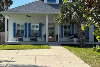 Image de Stylish 2-bedroom cottage fully furnished in New Smyrna Beach