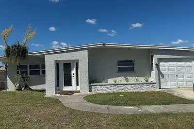 Image de Waterfront Home w dock & pool table 3 bedroom, sleeps 8