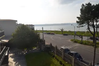 Image de Beautiful penthouse on the beachfront, in Miño.