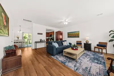 Southern Oak Cottage