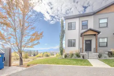 Image de Eden Powder Mountain Adventure: Ski, Snowboard & Lake Fun