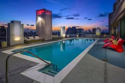 Image de Modern 2br Downtown Houston High-Rise w/ Skyline Views, Rooftop Pool & 24h Gym