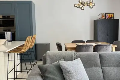 Image de Dve076 - Chester Stays - Pieta