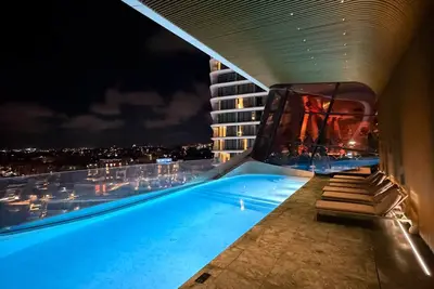 Image de Sea View Mercury Tower Designer Apartment