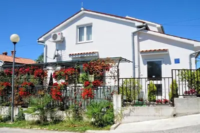 Image de Vacation home Nevena - 5 persons, 3 bedrooms, jacuzzi, private parking