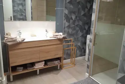 Image de Appartement Neuf 70m2 tout équipé dans quartier calme