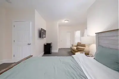 Image de Spacious Urban Townhouse • Groups and Family