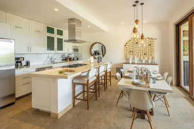 Image de Comfortable Terrazas Condo with Long Stay Promotions | Beach Clubs + Golf Cart