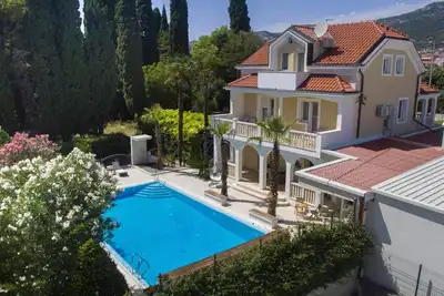 Image de Luxury Villa Aveline | Heated Pool & Sauna | Near Beach | Trogir Area