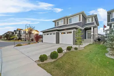 Image de Cozy 3br Entire Home Near Yeg /Wem Sleeps 7/Pets Welcome