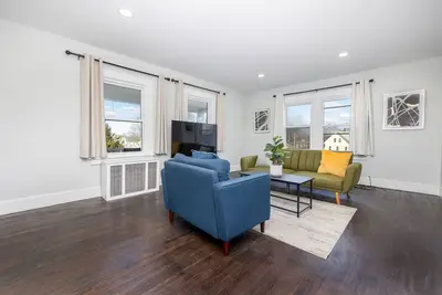 Image de Beautiful Home - King Bed - Close to Uconn, Hospital, Ecsu