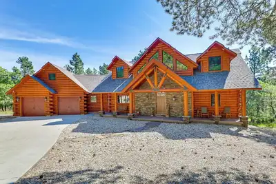 Image de Hike, Fish & More: Grand Cabin w/ Decks in Sturgis