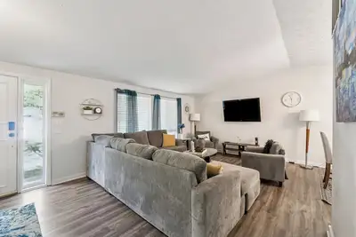 Image de The Lakeside Escape!