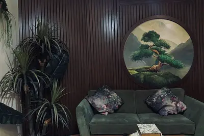 Image de Emerald Arc: Stylish & Serene 1bhk Apartment