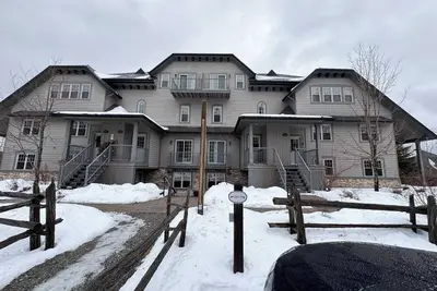 Image de Charming condo with a huge view at 8min skiing mountain - tennis!